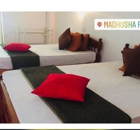 Madhusha Rest Hotel Maskeliya Ngoại thất bức ảnh